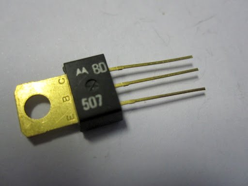 BD507 Transistor Silicon Si-NPN 40V 2A 10W TO-202 case