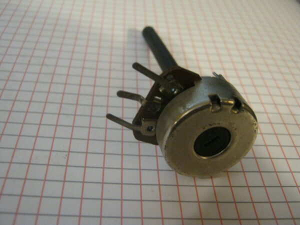 Potenziometro 47K Logaritmico 6mm Metallo NOS