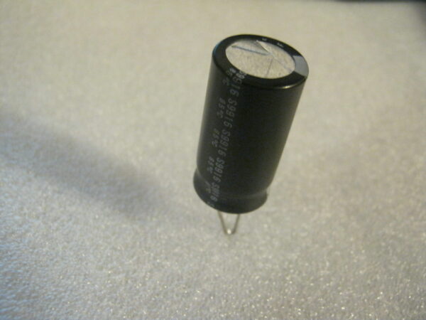 Condensatore Elettrolitico 100uF 250V Radiale