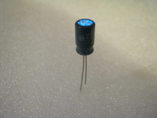 Condensatore Elettrolitico non Polarizzato 22uF 50V Radiale