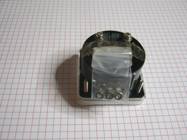 Voltmetro Analogico da Pannello 100V C.C. 52X52 Bobina Mobile Classe 2.5