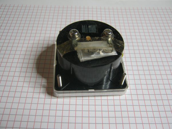 Amperometro Analogico da Pannello 1A C.C. 60X60 Bobina Mobile Classe 2.5