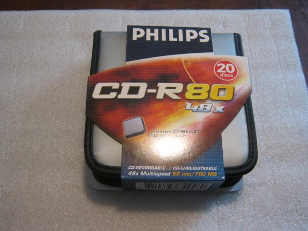 CD-ROM 80 Minuti/700 Mb 48X PHILIPS  confezione 20 dischi con custodia chiusura a Cerniera