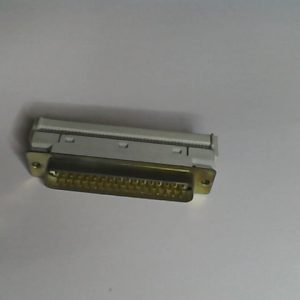 Connettore a Vaschetta D-SUB 50 pin Maschio a Perforazione di Isolante Flat Cable