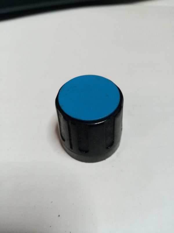 Manopola X Potenziometri Albero 6mm a Mandrino D23mm – H 22mm coperchio Blu
