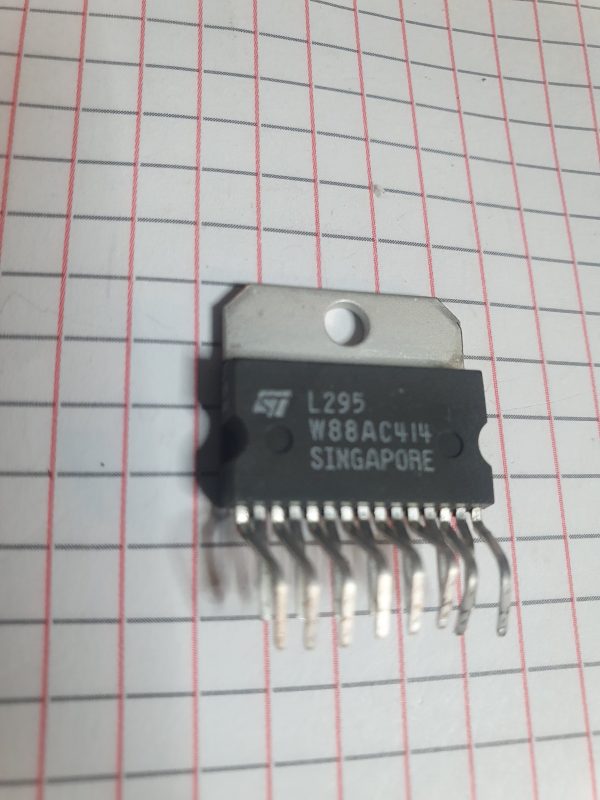 L295  IC/CI  ZIP-15 Circuito integrato – Integrated circuit