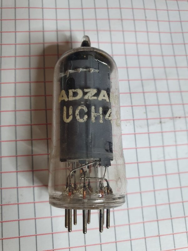 Valvola UCH42 Triode-Hexode ( Mazda )