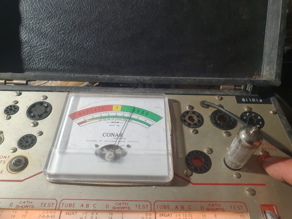 Valvola   ECH81 Triodo-Eptodo ( Philips)