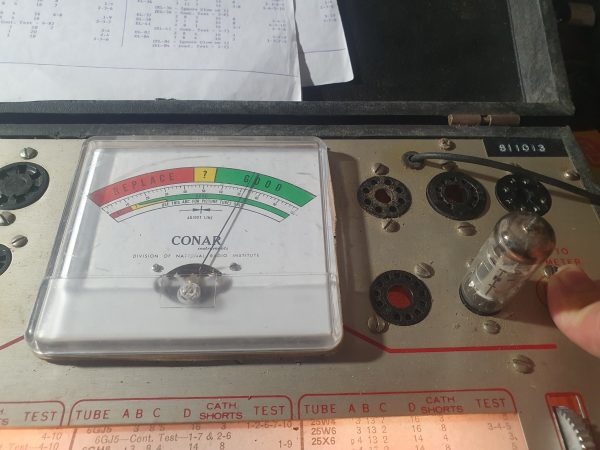 Valvola   ECH81 Triodo-Eptodo ( Tungsram )