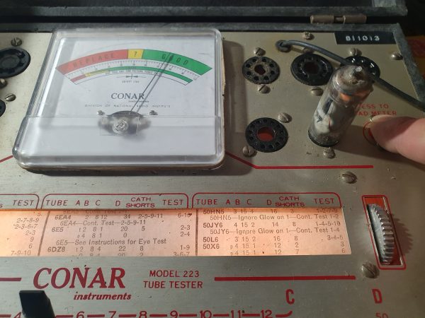 Valvola   ECH81 Triodo-Eptodo ( RFT )