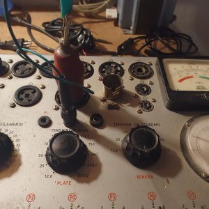 Valvola EF5  Pentodo  (  Philips )